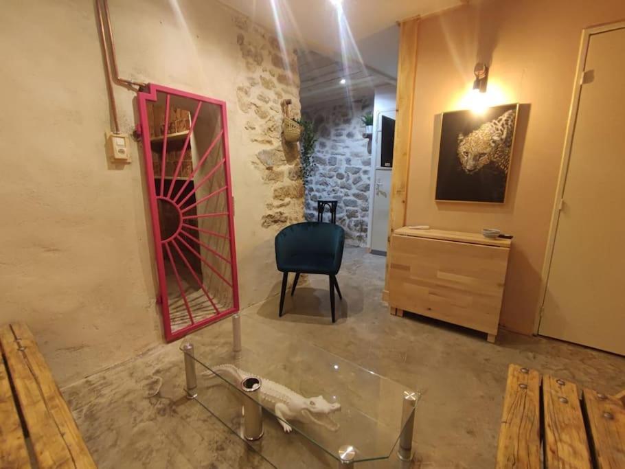 Appartement Cosy 2/4 Personnes La Roquebrussanne Екстериор снимка