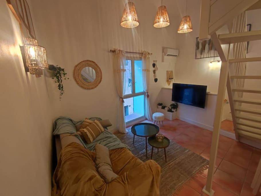 Appartement Cosy 2/4 Personnes La Roquebrussanne Екстериор снимка